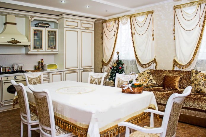 фигурни ламбрекени в класическия стил style