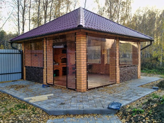 тухлена беседка в дачата