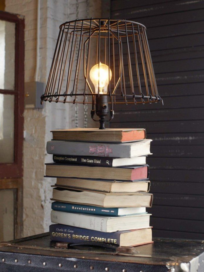 Лампа от книги