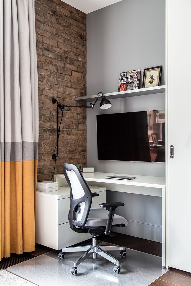 Corner workspace