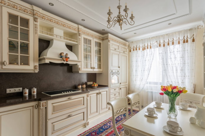 класическа кухня с килим