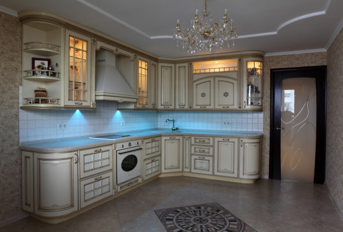 резбовани фасади в кухнята
