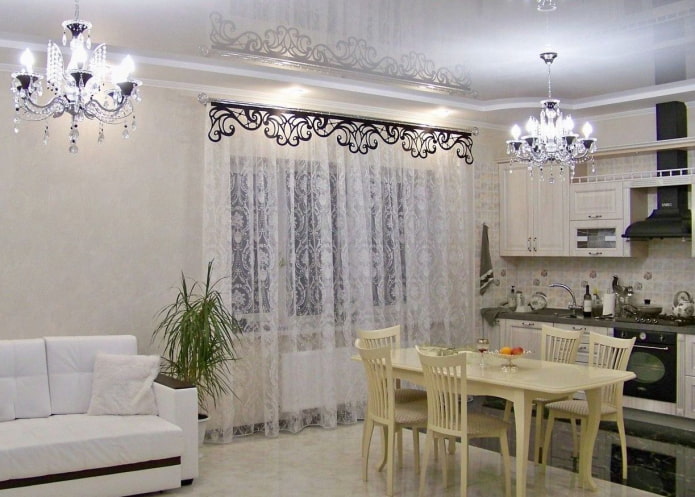 ажурен ламбрекен в интериора на кухнята