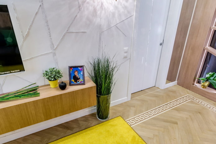 напълване на ваза със зеленина