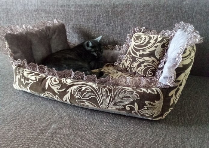 котешко легло от старо покривало