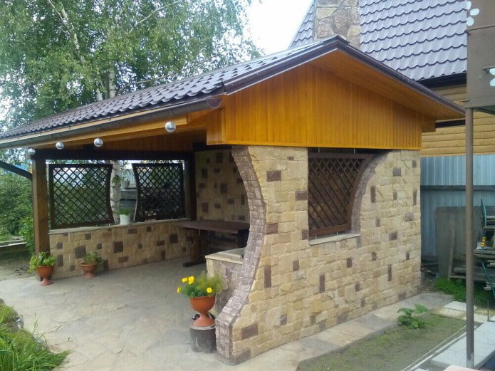 облицовка на беседка с декоративен камък