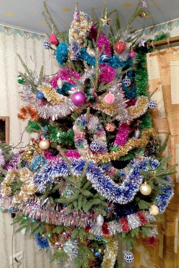 Багато мішури