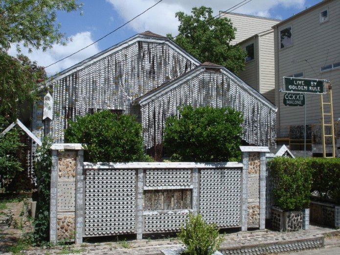 къща от бирени кутии в САЩ