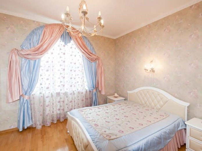 штори в спальні