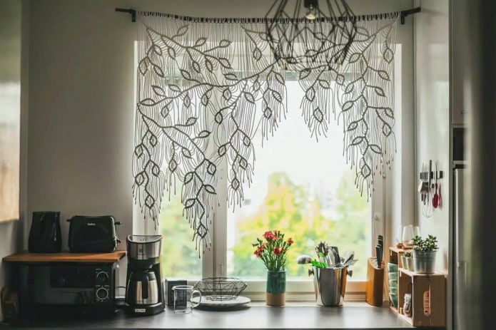 Макраме на прозореца
