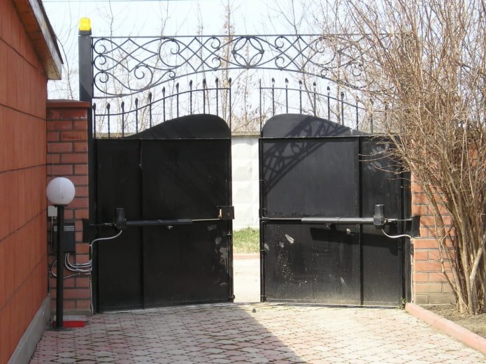 люлеещи се врати с изковаване
