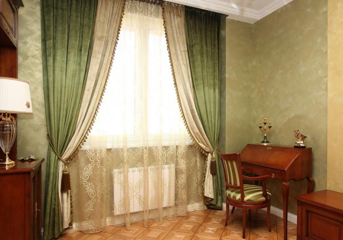 двойни кадифени завеси с пискюли