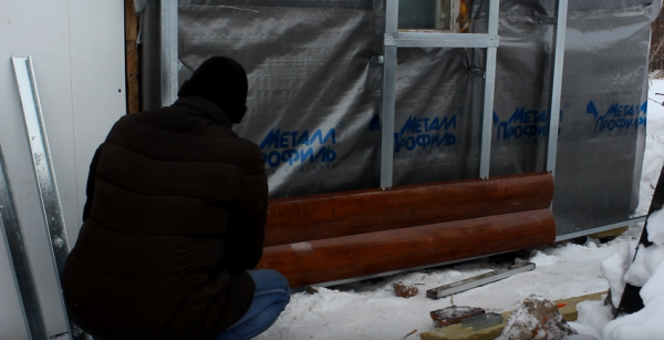 Монтаж металосайдингу під колоду з точним підганянням панелей
