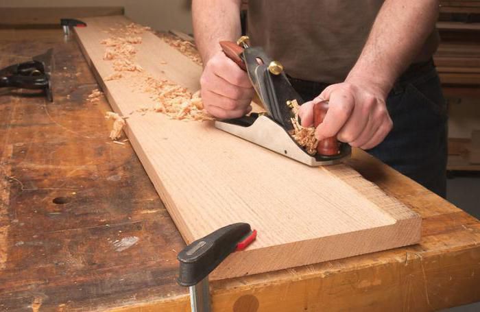 Обробка деревини рубанком