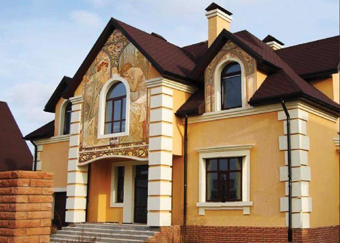 Фреска на фасаді будинку