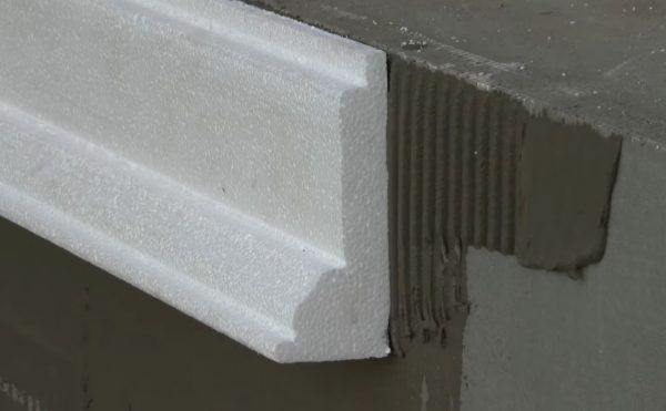 Нижній елемент фіксований