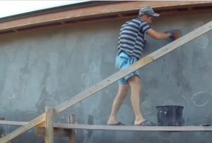 Крок 2 - змочування поглиблень водою