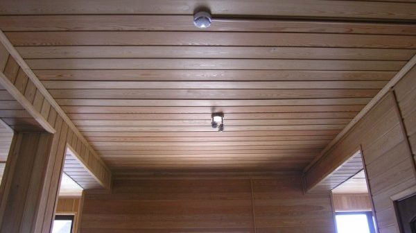 Обшивка будинку імітацією бруса з покроковим розбором робіт