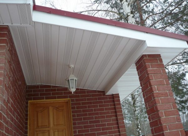 Вініловий сайдинг для фасаду будинку зі зрозумілою схемою монтажу