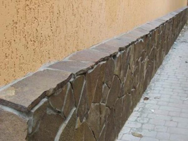 Вініловий сайдинг для фасаду будинку зі зрозумілою схемою монтажу