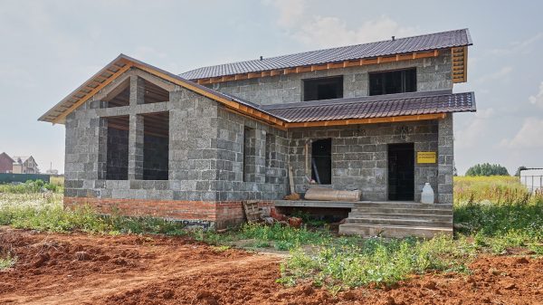 Будівельні блоки для будинку з аналізом переваг та обмежень