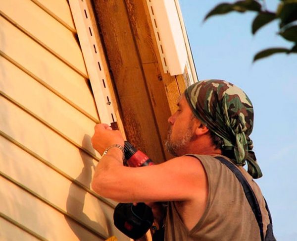 Вініловий сайдинг для фасаду будинку зі зрозумілою схемою монтажу