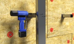 Крок 16 - установка стійки профілю