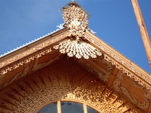 Дерев'яне мереживо прикрасить будь-який будинок