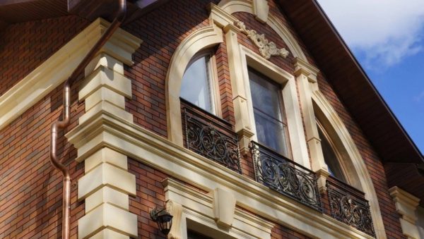 Поліуретан в дизайні фасадів