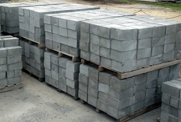 Будівельні блоки для будинку з аналізом переваг та обмежень