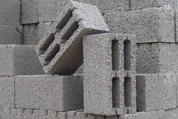 Будівельні блоки для будинку з аналізом переваг та обмежень