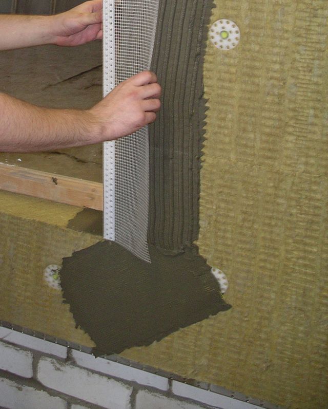 Монтаж куточків з армуючої сіткою