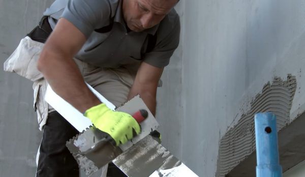 На сам елемент наноситься клей