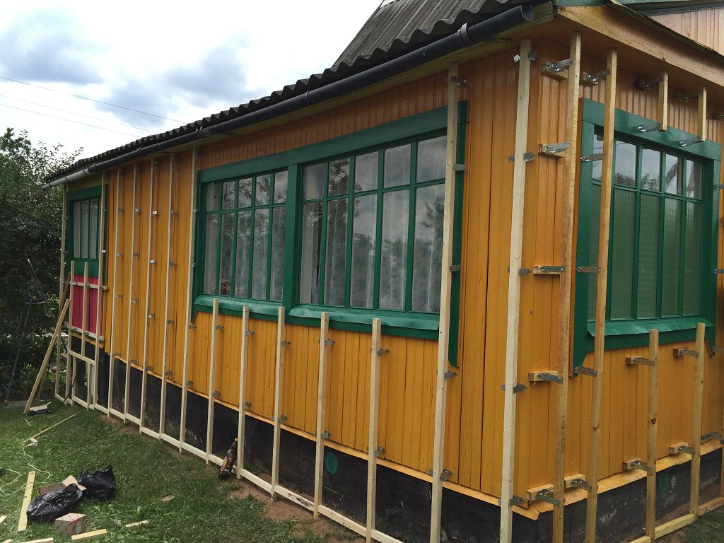 Дерев'яна обшивка, варіант кріплення підвісами