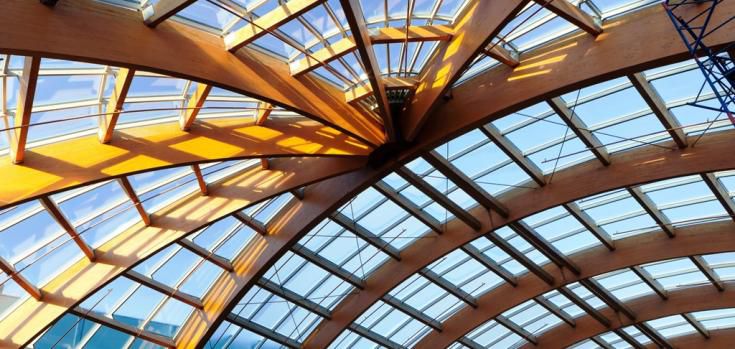 Для заповнення вітражної каркасної конструкції використовуються або скла, або склопакети