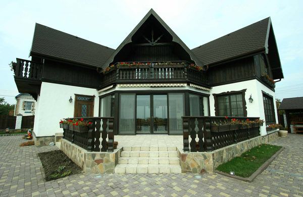 Будинок в стилі шале