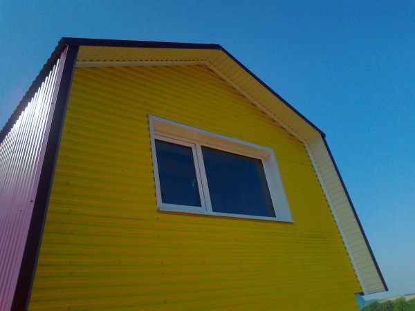 Фронтон з профнастилу