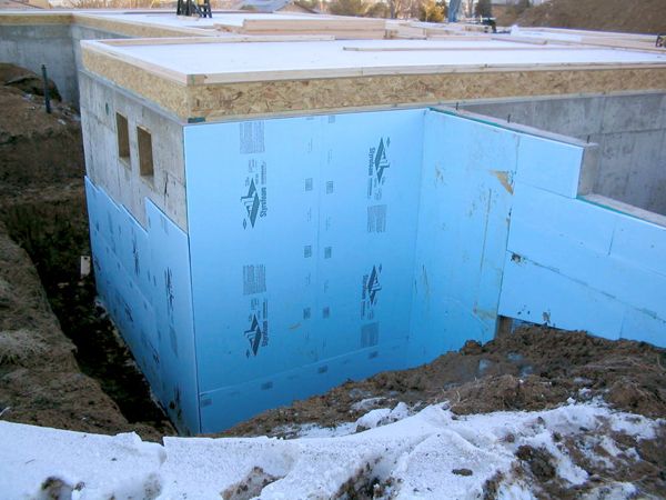 Фундамент, процес утеплення