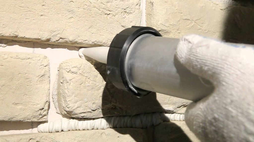 Використання пістолета для конопатки