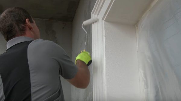 Фарбу необхідно наносити в кілька шарів