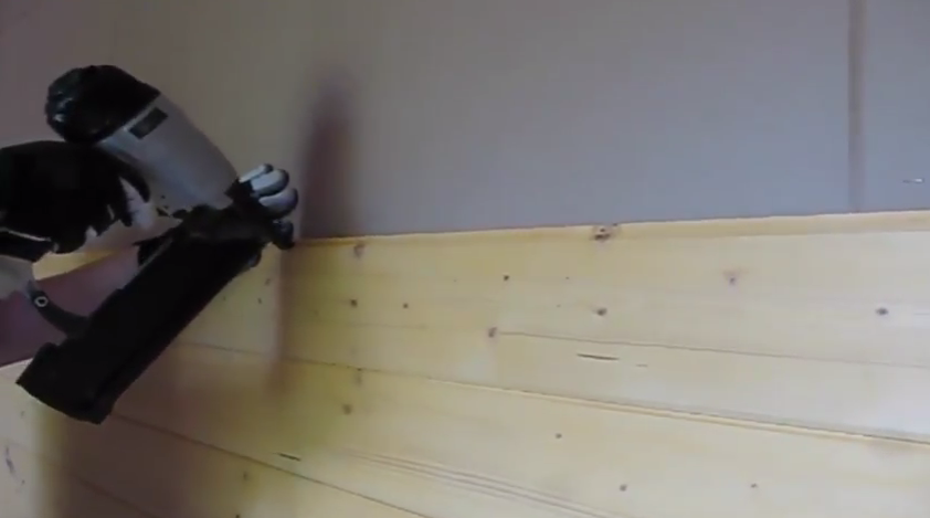 Кріплення панелі цвяховим пістолетом