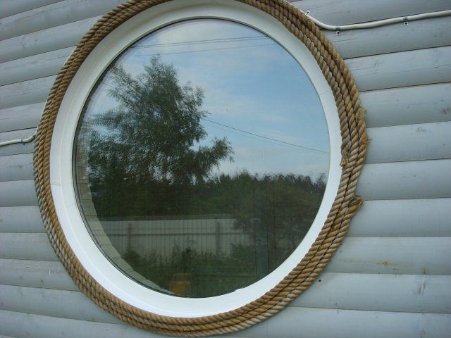 Кругле вікно