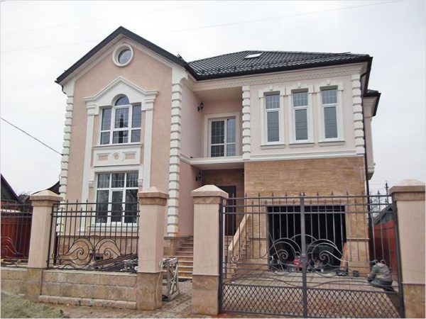 Ліпнина для фасаду будинку