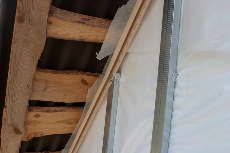 Стик J-профілю майже непомітний здалеку