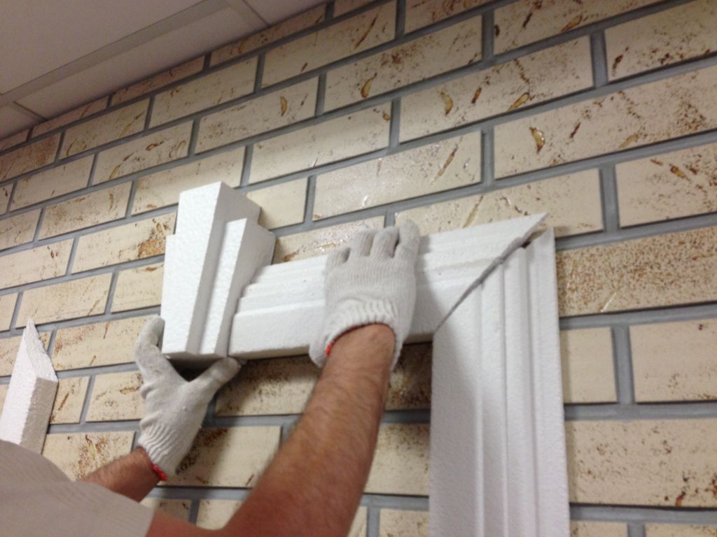 Монтаж фасадного декору