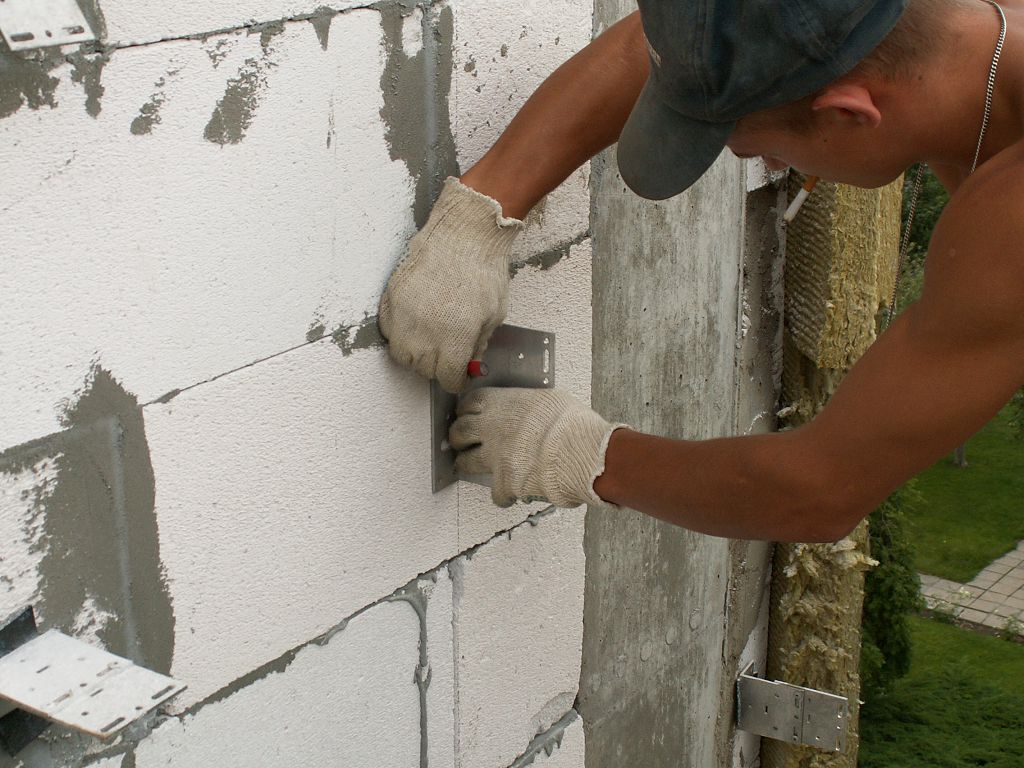 Монтаж можна починати тільки після розмітки фасаду