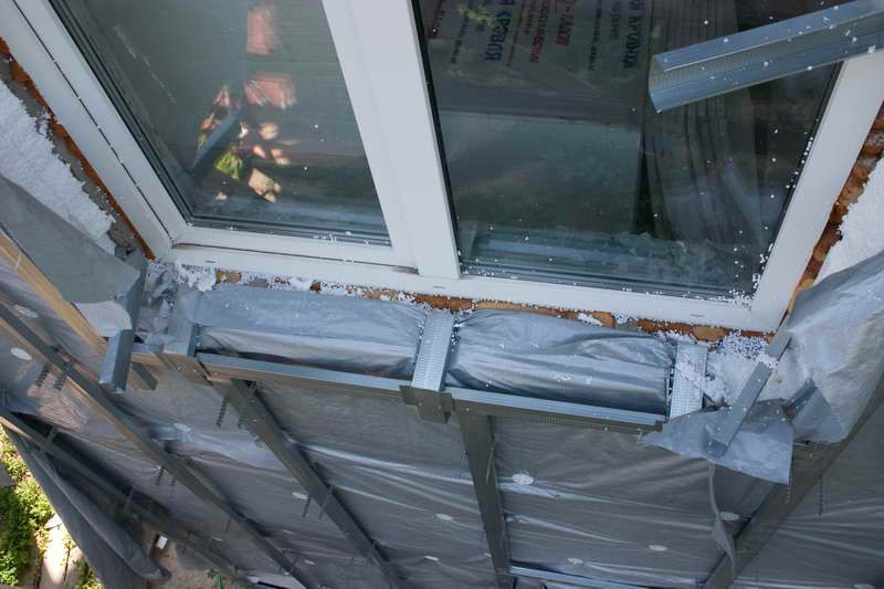 Монтаж обшивки навколо вікна