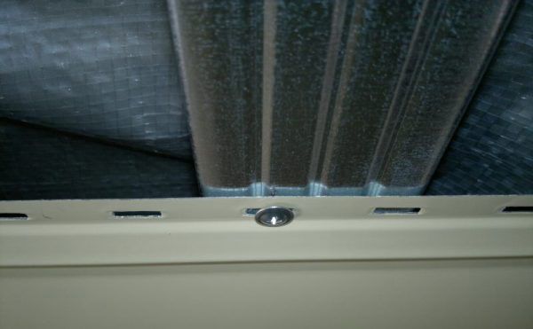 Монтаж сайдингових панелей