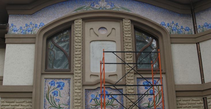 Мармурова мозаїка на фасаді