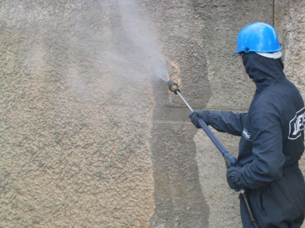 Миття фасаду